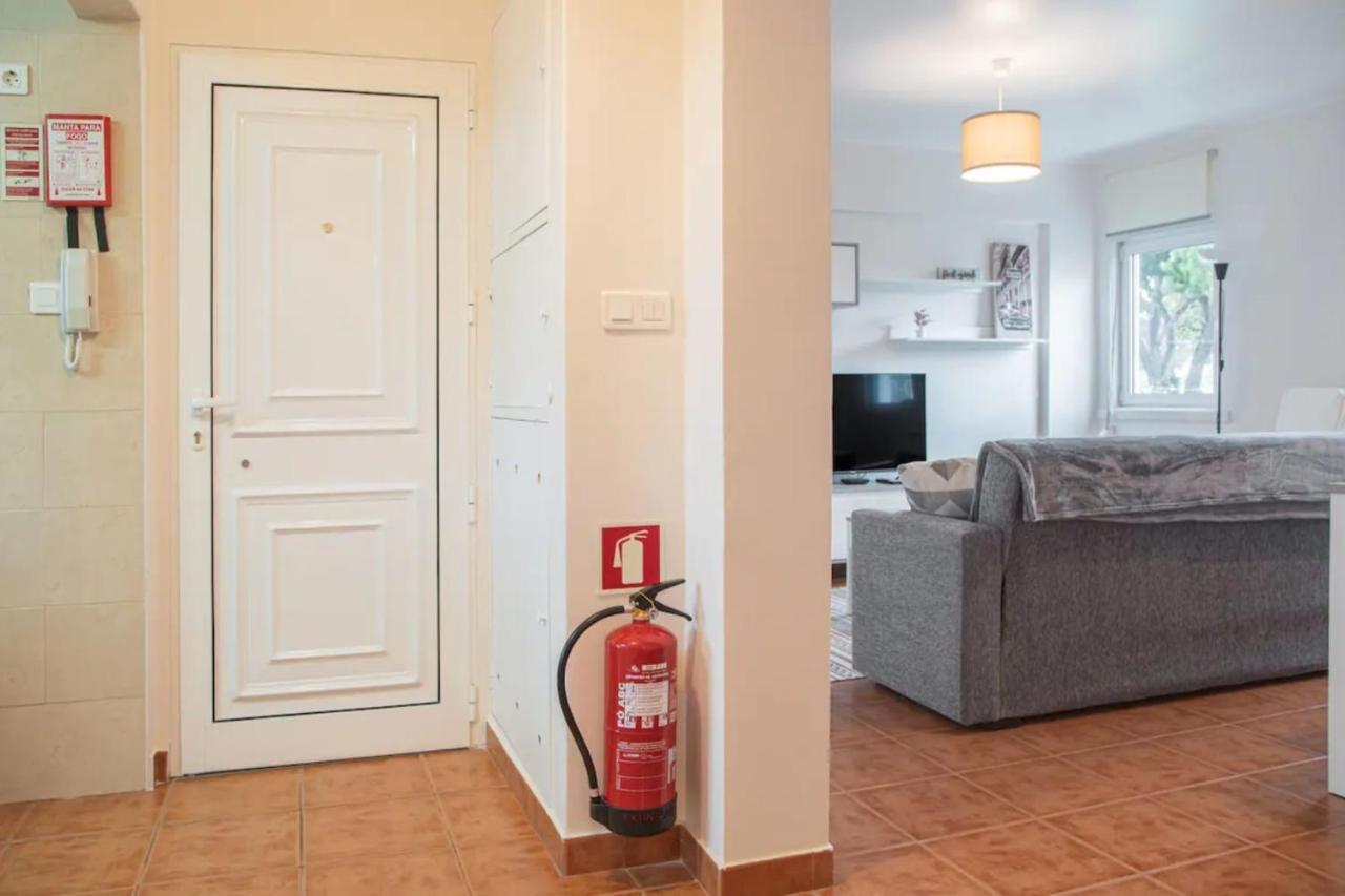Peaceful And Serene 3 Bedroom In Apartment *